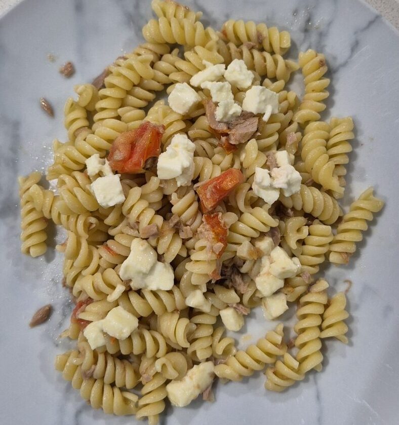 Pasta with Tuna, Tomatoes and Mozzarella